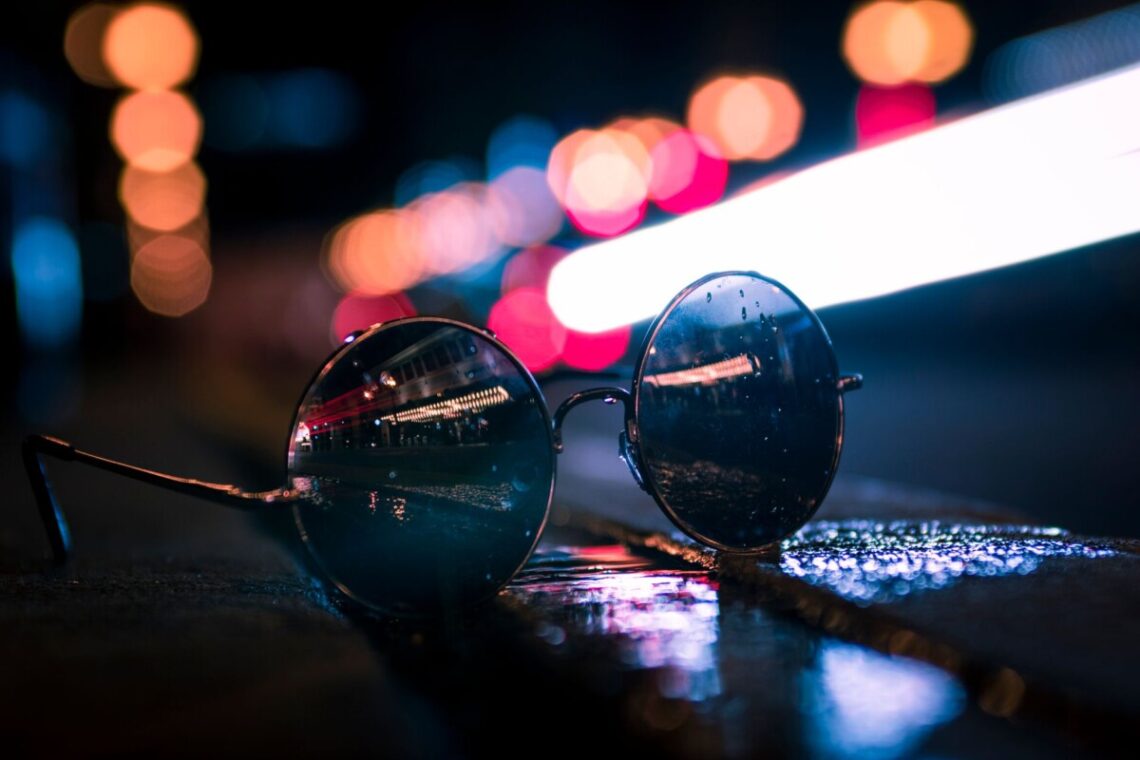 selective focus photography of sunglasses